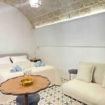 Luxe With Jacuzzi, Center *