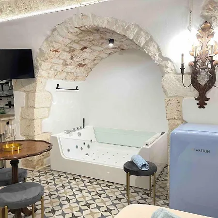 Apartment Luxe With Jacuzzi, Center Ostuni